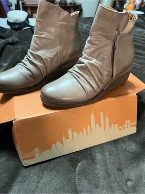 Miz Mooz Mayleen Wedge Bootie (Women) size 9.5 (41)